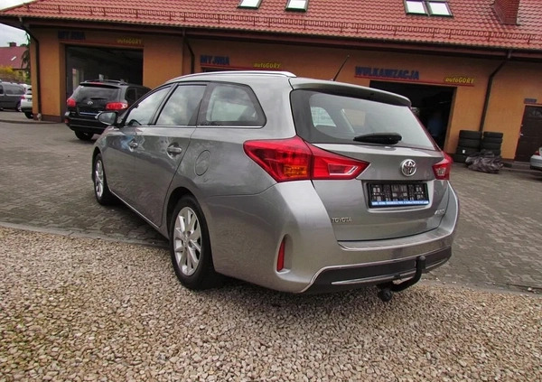 Toyota Auris cena 32400 przebieg: 207000, rok produkcji 2013 z Końskie małe 137